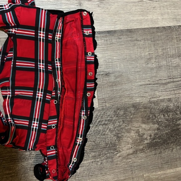 Kickee Pants Ruffle Coverall with snaps size 0-3M - Picture 3 of 9